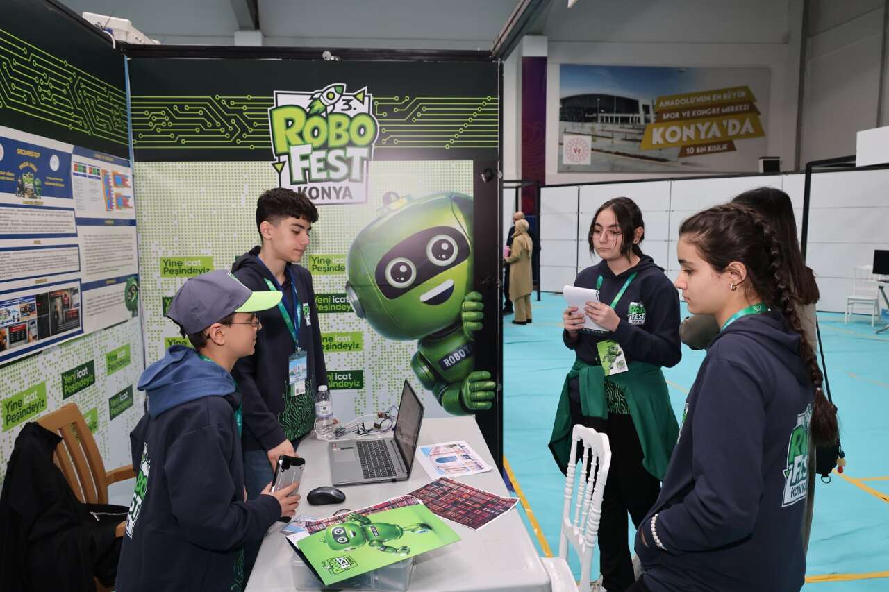 Karatay’da teknoloji rüzgarı! Robofest Konya 2026 büyük heyecanla başladı 12